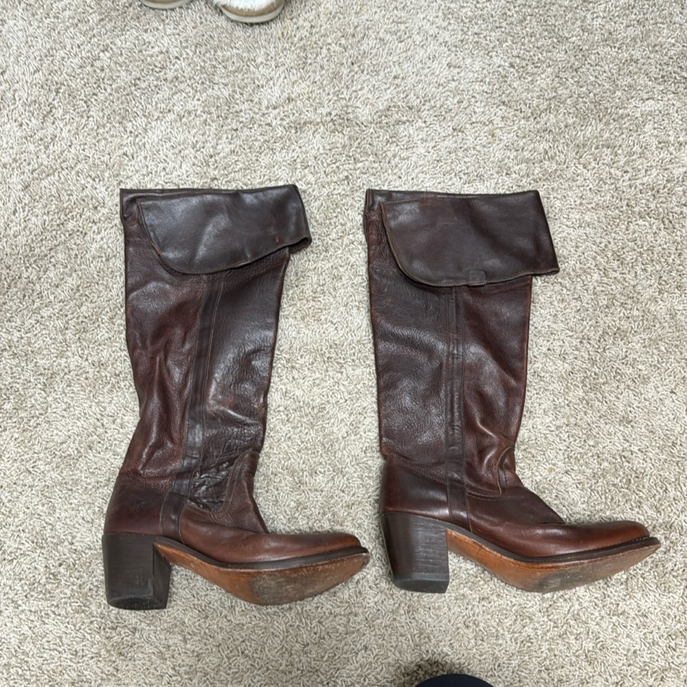 Women’s’ Frye Jane Cuff Dark Brown Boot size 7 1/2